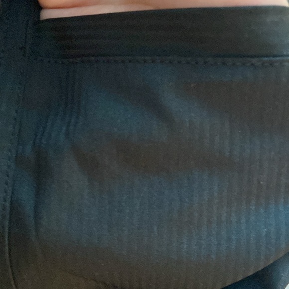 Black pants with lots of pockets - Picture 4 of 4